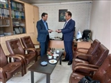 اعطای لوح سپاس مدیرکل بهزیستی استان آذربایجان شرقی به رییس مرکز آموزش فنی و حرفه ای شهرستان آذرشهر به نمایندگی از تلاشگران عرصه مهارت آموزی
